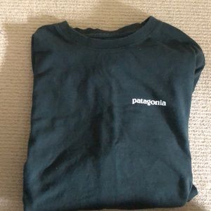 hardly worn dark green long sleeve Patagonia